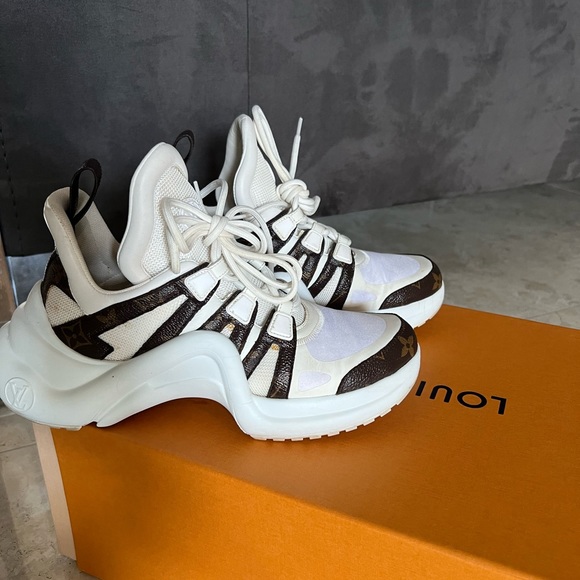 LV Archlight - Picture 4 of 4